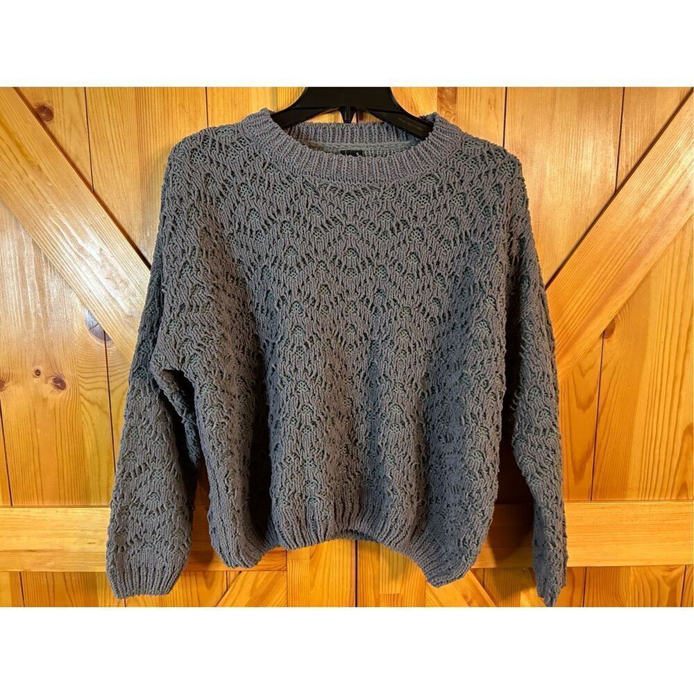 Moon & Madison Gray Green Knitted Cropped Sweater Size Small (4574)